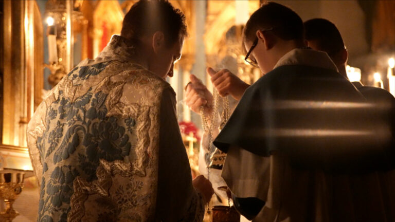 A los ilustres asesinos de nuestra santa liturgia