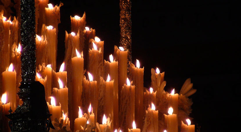 https://adelantelafe.com/wp-content/uploads/2024/11/velas-semana-santa-sevilla.jpg