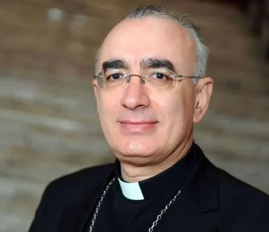 El no de monseñor Staglianò a los títulos marianos de Mediadora y Corredentora