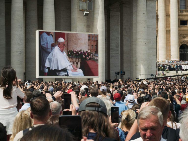 En vez de desarrollo, «progreso doctrinal». Y a grandes saltos.