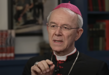 Monseñor Athanasius Schneider: «La Fraternidad San Pío X pertenece a nuestra familia. No está fuera de la Iglesia».
