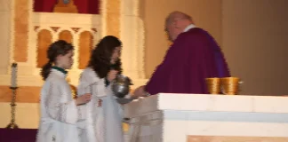Objeciones del padre Fessio a las acólitas y lectoras