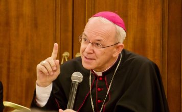Monseñor Schneider: La jerarquía de la Iglesia promueve «herejías descaradas» y «roza la apostasía»